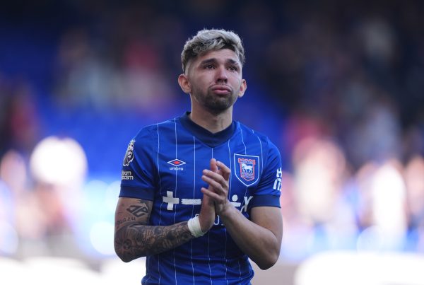 Mercato Strasbourg : Quelle place pour Julio Enciso dans le XI de Liam Rosenior ?