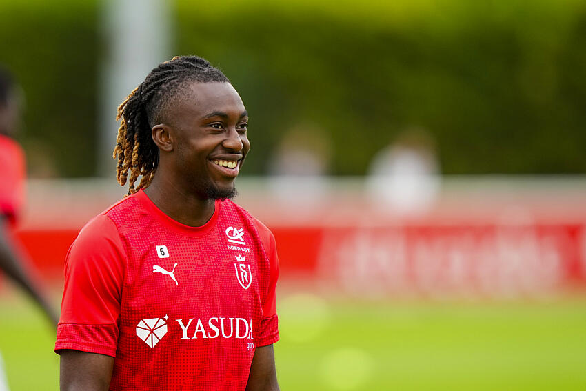 Mercato Strasbourg : Valentin Atangana peut-il se faire une place dans le 11 de Liam Rosenior ?