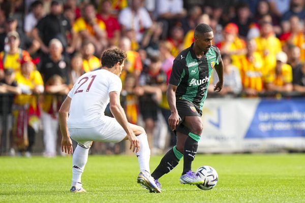 Mercato RC Lens : une attaque pointée du doigt, les supporters s’impatient