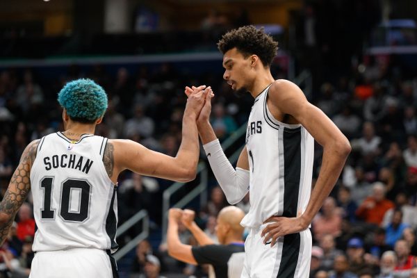 NBA : Les Spurs de Wembanyama testent un nouvel ailier fort, Jeremy Sochan en danger