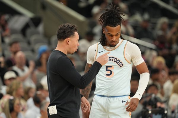 NBA : Mitch Johnson dévoile le 5 majeur des Spurs saison 2025-2026