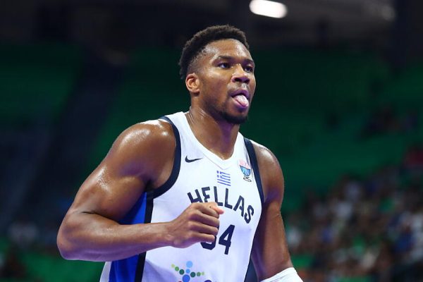 NBA : 5 franchises pour contrer les Spurs dans le dossier Giannis Antetokounmpo