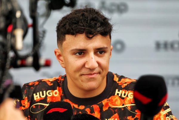 F1 : Hadjar prêt à prendre la place de Tsunoda chez Red Bull avant la fin de saison 