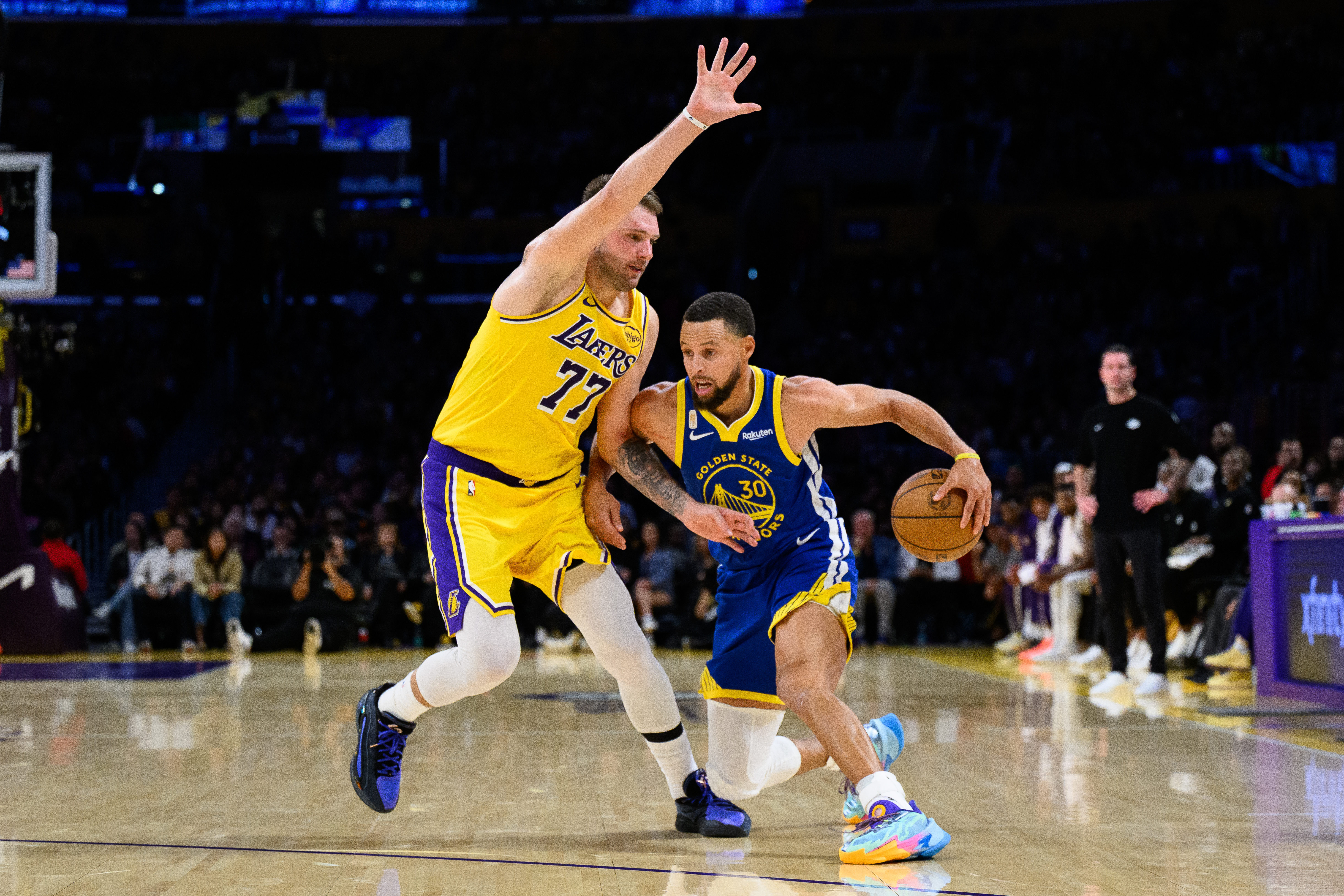 NBA : 3 choses à retenir du choc Lakers – Warriors entre Doncic et Curry