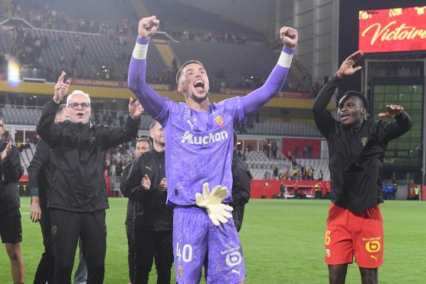 RC Lens : inquiétude pour Robin Risser, touché à la tête avec les Espoirs ?