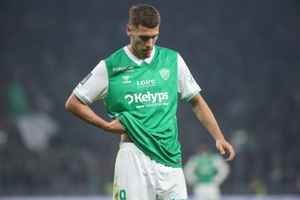 Mercato ASSE : Pourquoi Lucas Stassin ne doit pas partir en janvier