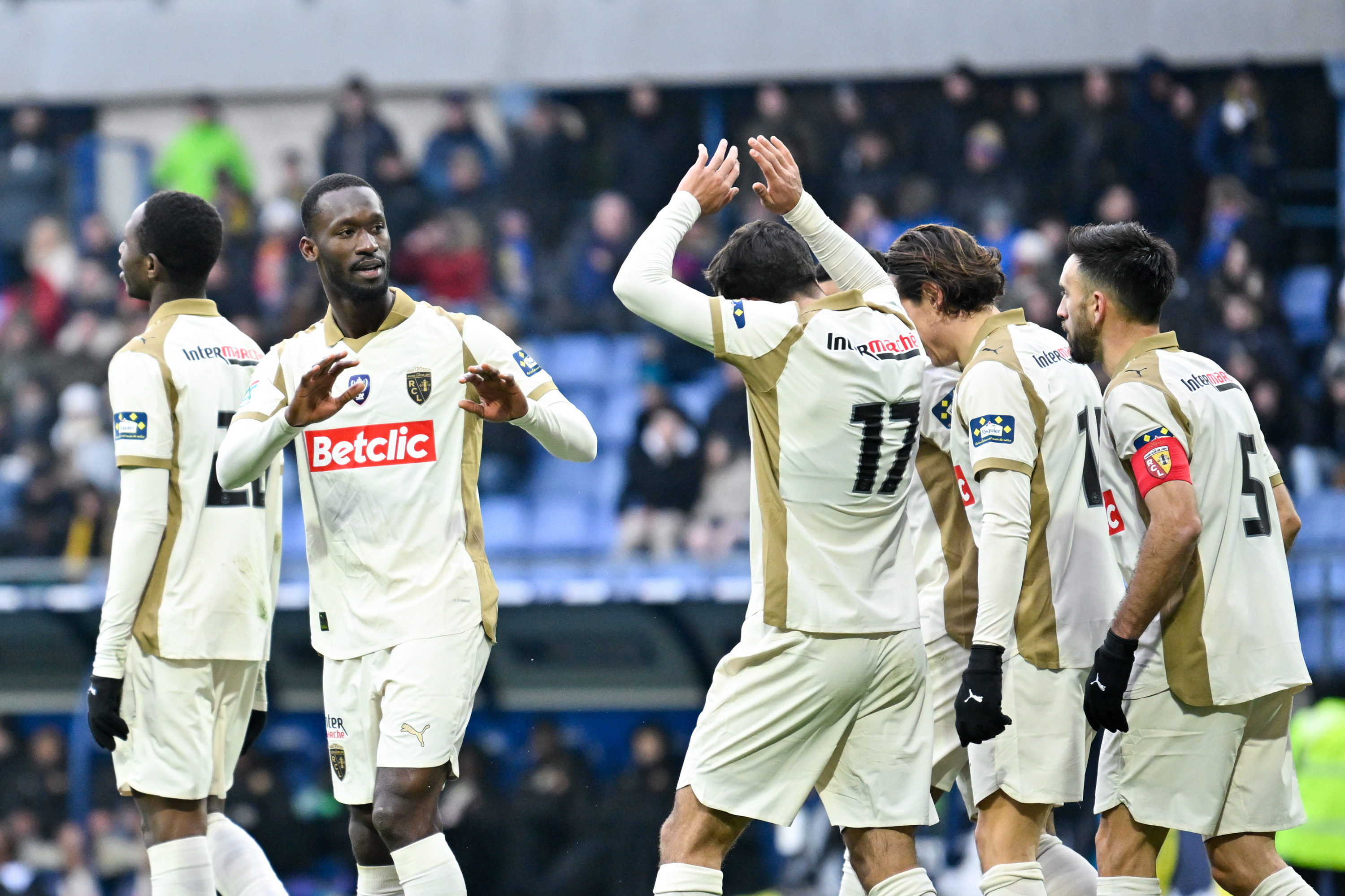 Le Racing Club de Lens a-t-il raison de jouer à fond la Coupe de France ?