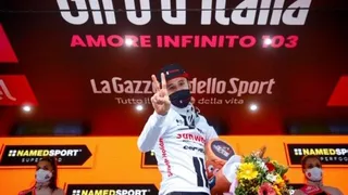 Jai Hindley remporte l’étape vertigineuse du Giro 2020