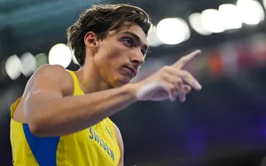 JO 2024 : Armand Duplantis repousse les limites du possible !