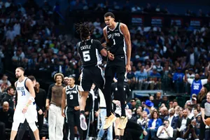 NBA : Wembanyama et Castle signent un exploit jamais vu à San Antonio !