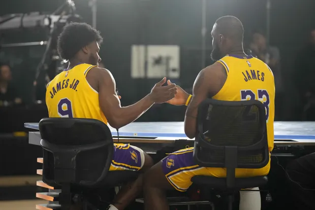 Bronny James et Lebron James, un duo père-fils unique en NBA