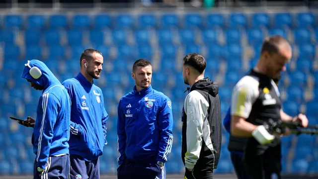 Mercato Strasbourg : Liam Rosenior exclu 3 tauliers