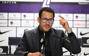 Strasbourg : Pourquoi le départ de Liam Rosenior en Premier League serait une terrible nouvelle