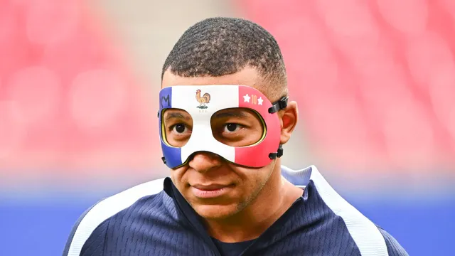 Euro 2024 : pourquoi l’UEFA refuse le masque de Kylian Mbappé