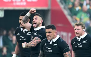 « Le Haka doit être supprimé », un rugbyman provoque une incroyable polémique en Nouvelle-Zélande