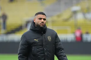 RC Lens : Pierre Sage veut voir Matthieu Udol en équipe de France