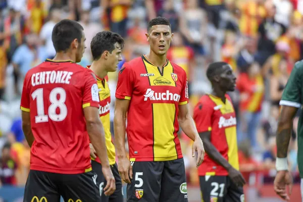 Passé par Lille, le RC Lens ou encore l'Arabie Saoudite, Mehdi Tahrat pourrait bien rejoindre Troyes durant ce mercato estival (iconsport)
