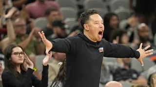 NBA : Pourquoi la défaite des Spurs face aux Suns doit inquiéter Mitch Johnson