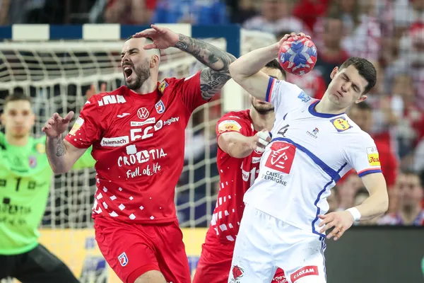 Leon Susnja victime d'un coup jugé volontaire d'Aymeric Minne - Source : Icon Sport