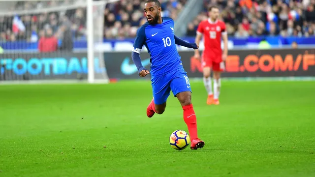 OL : L’avis tranché d’un consultant sur la non-sélection de Lacazette à l’Euro 2024