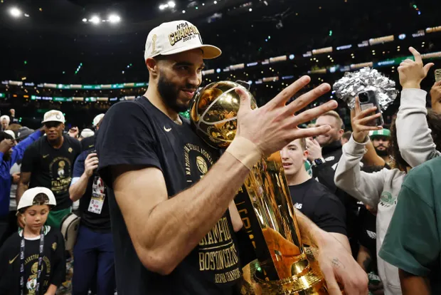 Jayson Tatum, le titre NBA en main