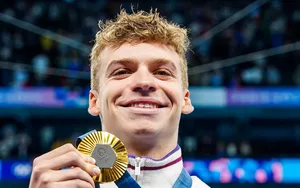 JO 2024 : “Il peut rivaliser avec Phelps”, Léon Marchand encensé par un porte-drapeau
