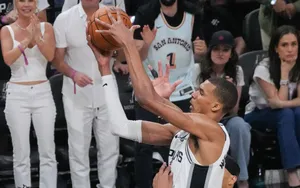 Wemby la nuit : 25 points et 13 rebonds, les Spurs tombent à Austin