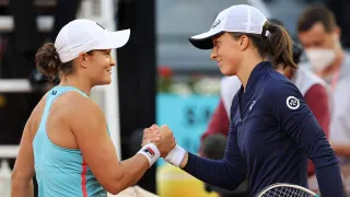 Roland-Garros (F) : Barty et Świątek ont rendez-vous en demi-finale