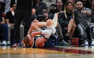 NBA : Nikola Jokic touché, Denver retient son souffle