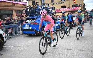 Étape 11 Giro 2025 : parcours détaillé, profil, favoris et horaires