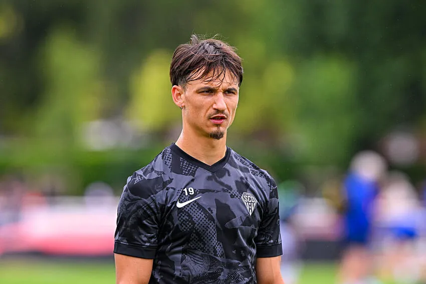 Esteban Lepaul sous les couleurs d'Angers SCO - Icon Sport