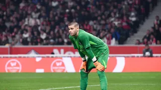 Équipe de France : première titularisation pour Chevalier, dans les pas de Ruffier