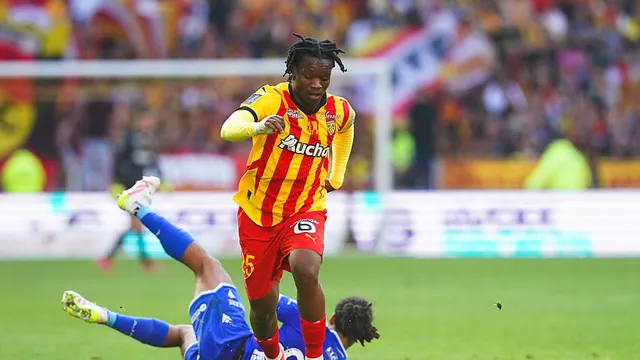 Mercato RC Lens : 3 joueurs pour remplacer Jeremy Agbonifo, parti en Suisse