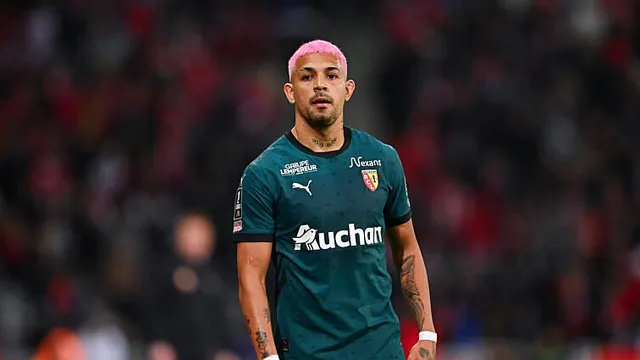 Mercato RC Lens : 5 joueurs pour remplacer Facundo Medina