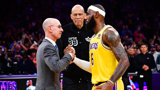 NBA : LeBron James veut bien mettre la main sur le basket européen