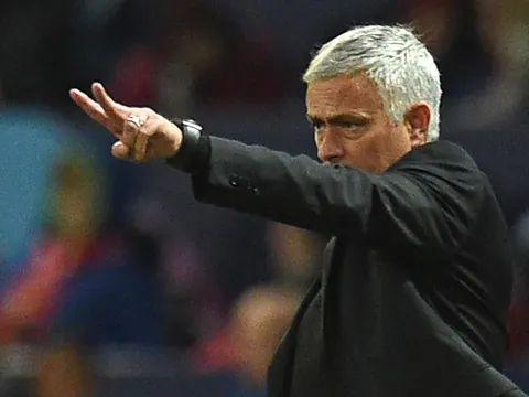 Et si… Mourinho remplaçait Génésio sur le banc de l’Olympique Lyonnais