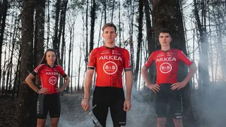 Cyclisme : Arkéa – B&B Hôtels présente son nouveau maillot