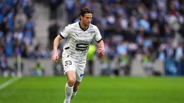 OL : que peut apporter Hans Hateboer aux Gones ?