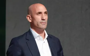 Luis Rubiales suspendu !