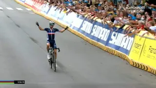 Julian Alaphilippe conserve son maillot arc-en-ciel de champion du monde !