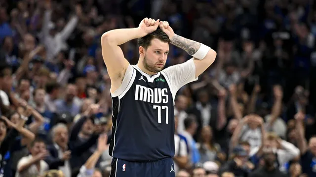 NBA : “Je dois aider davantage Kyrie Irving”, le commentaire cinglant de Luka Doncic