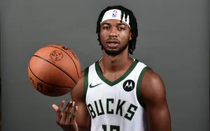 TRADE OFFICIEL :  San Antonio tient son premier renfort !