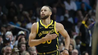 NBA : les Warriors et Stephen Curry s’offrent un espoir déchu pour 1 an