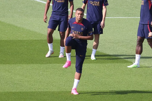 Kylian Mbappé pourrait quitter le PSG durant ce mercato, mais pas à n'importe quel prix. (iconsport)