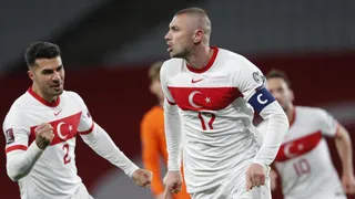 Un triplé de Yilmaz permet aux Turcs de s’imposer face aux Pays-Bas