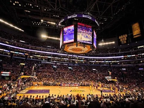 Lakers : la reconstruction se poursuit