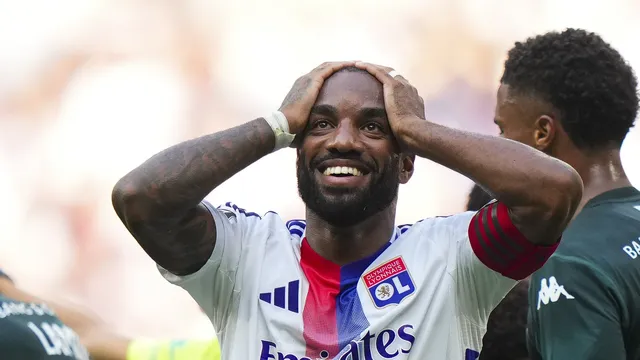 OL : Benrahma, Fofana, Zaha… quels joueurs pour accompagner Lacazette face à Lens ?