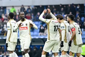 Le Racing Club de Lens a-t-il raison de jouer à fond la Coupe de France ?