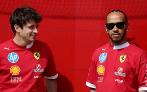 F1 : Ferrari va encore prioriser Hamilton au détriment de Leclerc