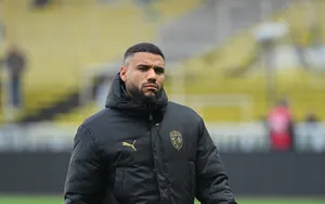 RC Lens : Pierre Sage veut voir Matthieu Udol en équipe de France